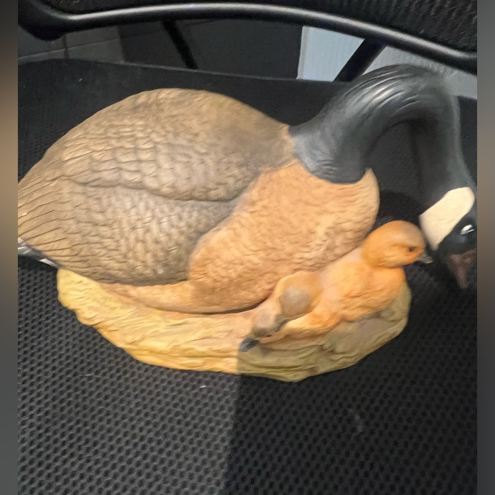 Holland Mold Charming Goose and Gosling Figurine - Brown and Black